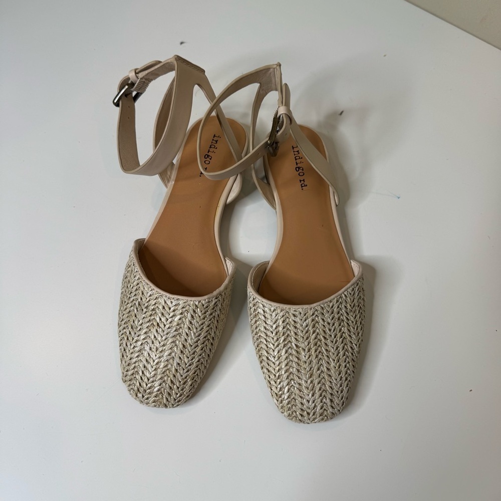 INDIGO RD Geene Raffia Almond Toe Flat In taupe size 6.5